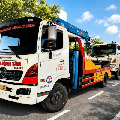 Ô Tô Sa Lầy, Kẹt Bùn: Khi Nào Nên Gọi Xe Cứu Hộ?